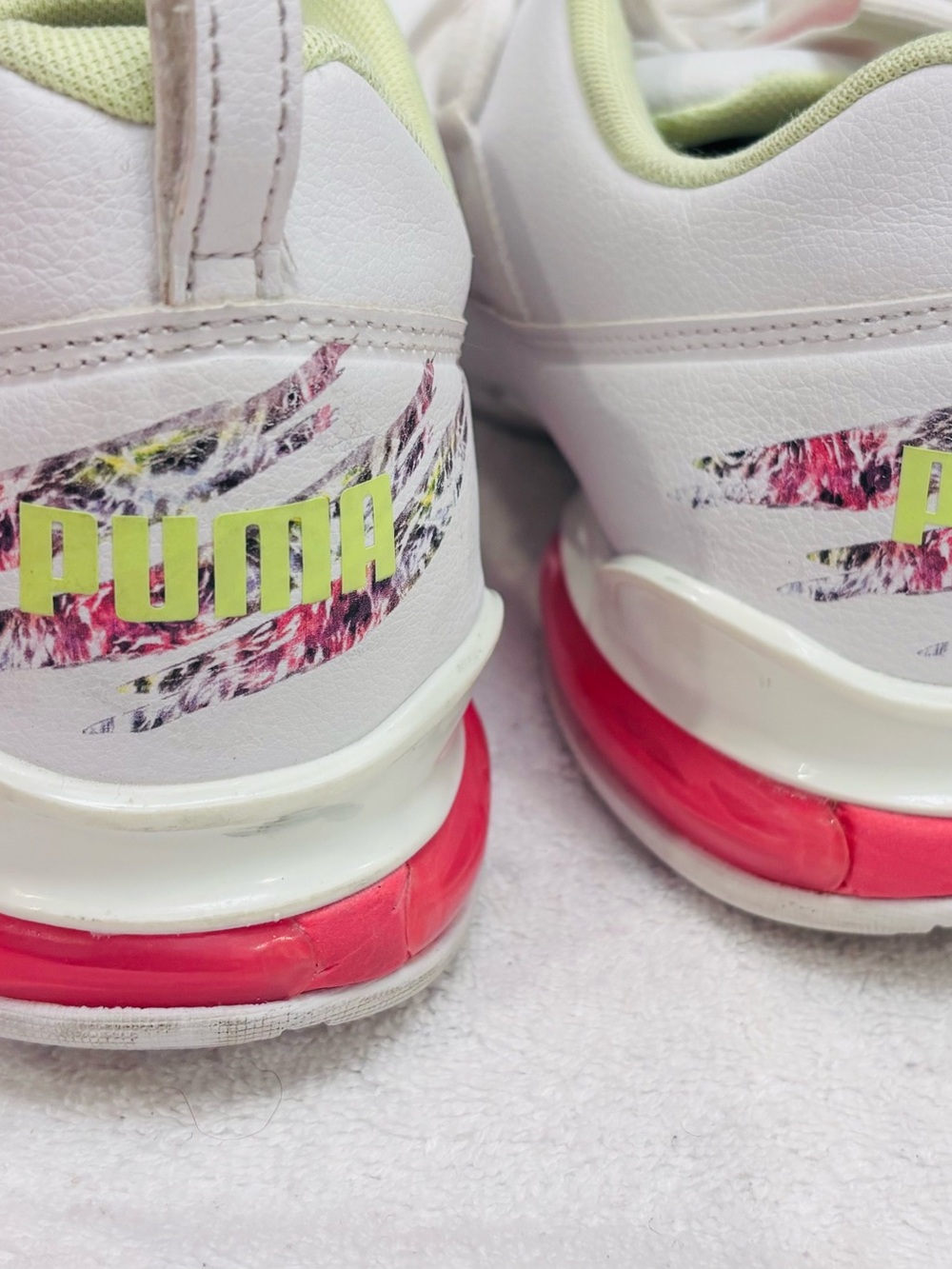 Almost Brand New Women’s Puma Sneakers - Size 8.5 USA / 39 Euro - Box 18A - Picture 5 of 6